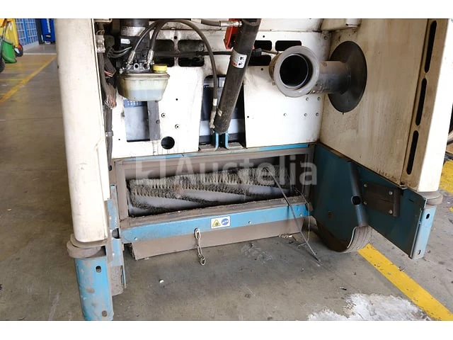 Elektrische zit-schrobmachine tennant 6200 - afbeelding 1 van  16
