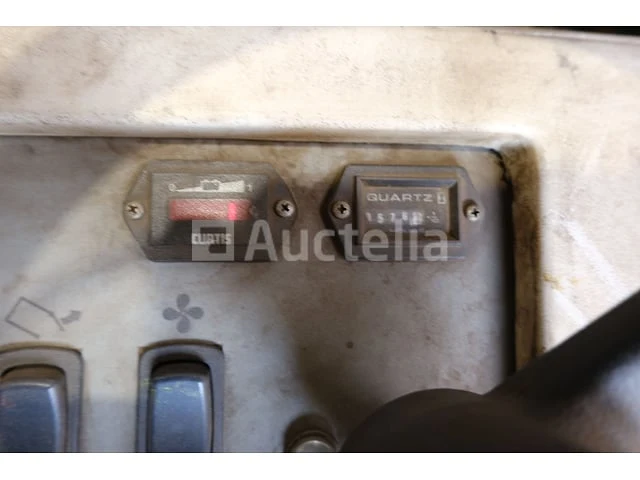 Elektrische zit-schrobmachine tennant 6200 - afbeelding 11 van  16