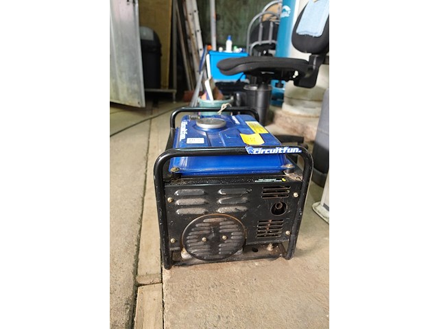 Elektrogroep (luchtfilter na te zien) - afbeelding 2 van  5