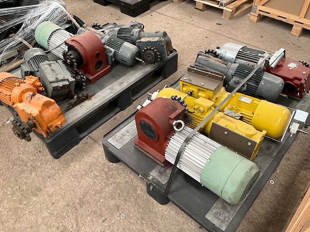 Elektromotor (16x) - afbeelding 1 van  13