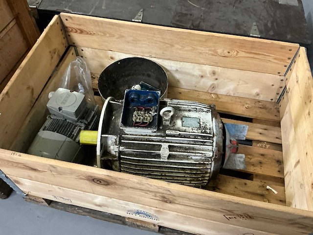 Elektromotor (2x) - afbeelding 2 van  5