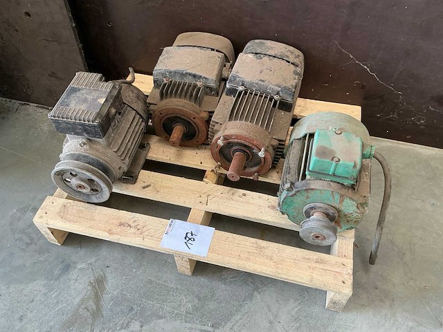 Elektromotor (4x) - afbeelding 1 van  2