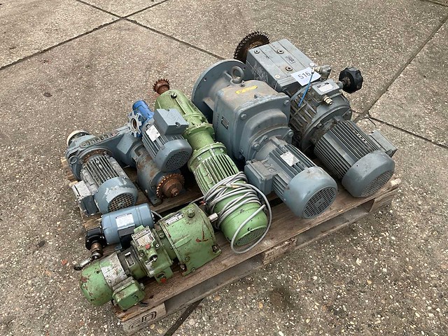 Elektromotor (6x) - afbeelding 1 van  8