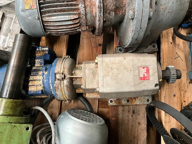 Elektromotor (8x) - afbeelding 11 van  14