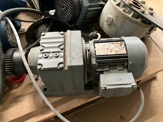 Elektromotor (8x) - afbeelding 7 van  10