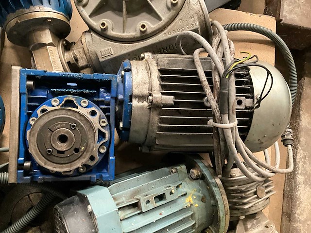 Elektromotor (8x) - afbeelding 10 van  10