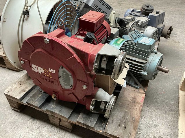 Elektromotor (8x) - afbeelding 4 van  11