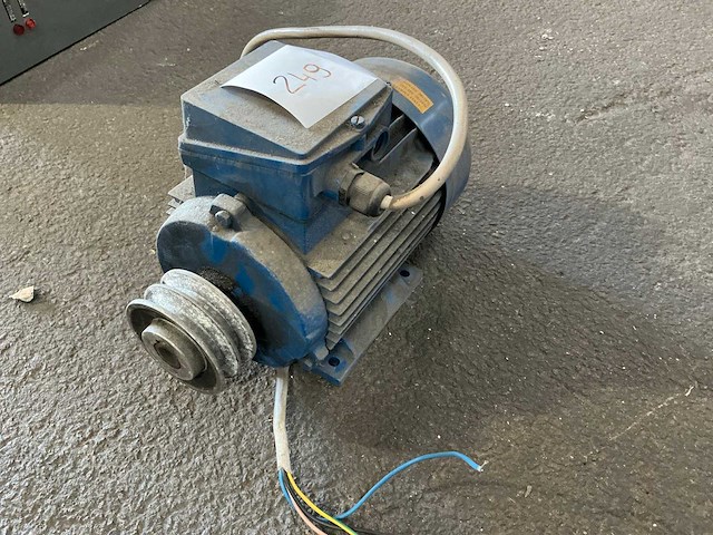 Elektromotor - afbeelding 2 van  3
