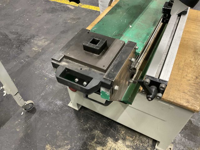 Elexa s-880 dig elektro-hydraulische pons-/ nibbelmachine - afbeelding 6 van  9