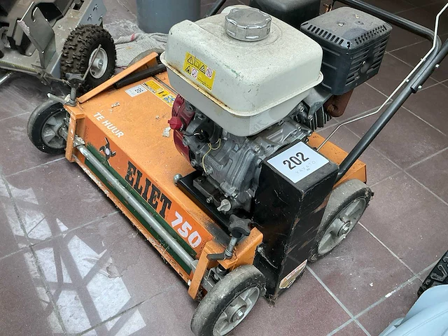 Eliet 750 verticuteermachine - afbeelding 2 van  3
