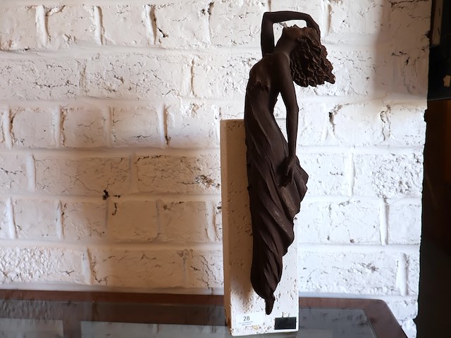 Elisa sculptuur - afbeelding 1 van  8