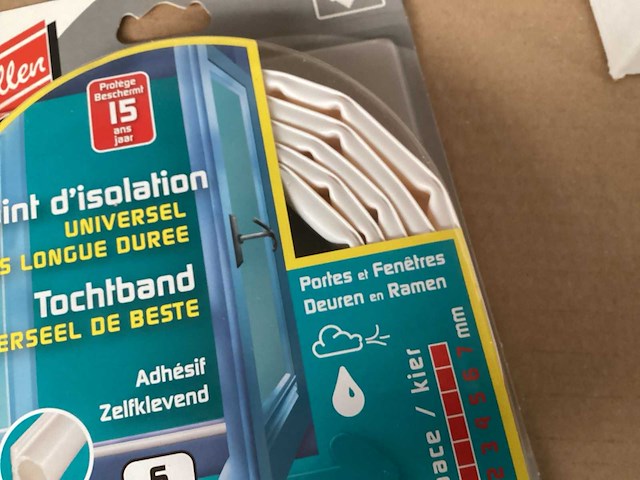 Ellen zelfklevend tochtband wit, rol 6 meter (312x) - afbeelding 2 van  6
