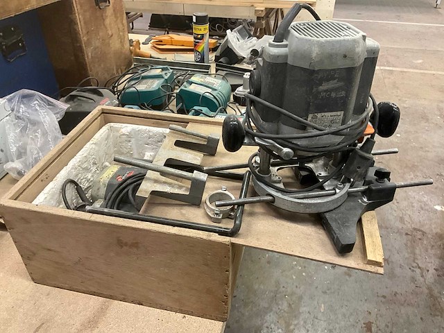 Elu mof 131 bovenfrees - afbeelding 1 van  3