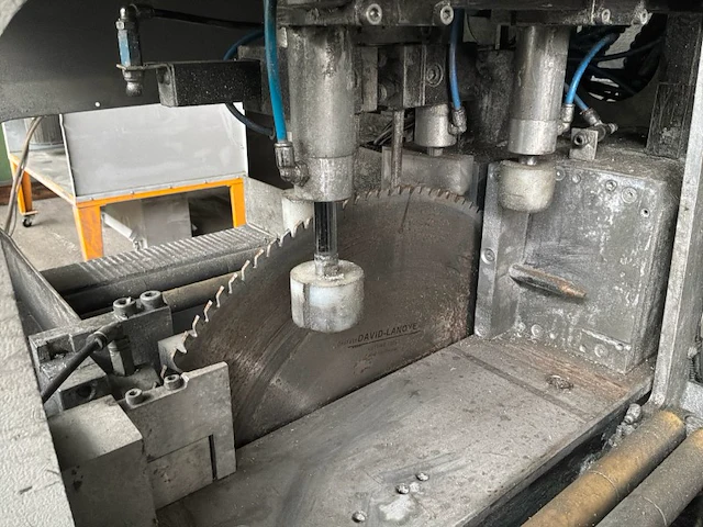 Elumatec sap 650/10 volautomatische opduwzaag - afbeelding 14 van  14