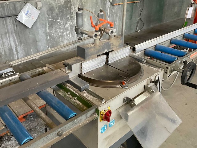 Elumatec ts 161 tafelzaagmachine - afbeelding 1 van  4