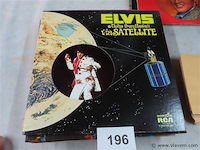 Elvis via satellite - afbeelding 1 van  2