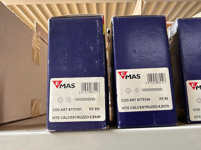 Emas grote partij muur pluggen - afbeelding 7 van  11