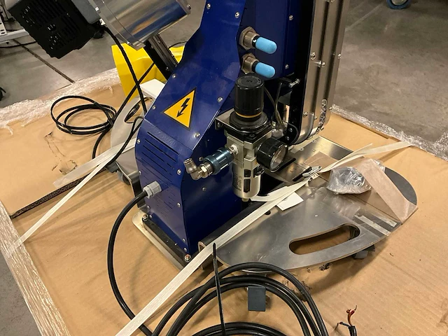 Emblem easy airpress pr m2 pneumatische zeilringpers - afbeelding 10 van  10