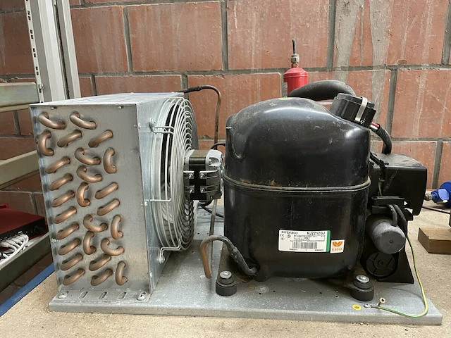 Embraco koelcompressor voor koelunit - afbeelding 1 van  6