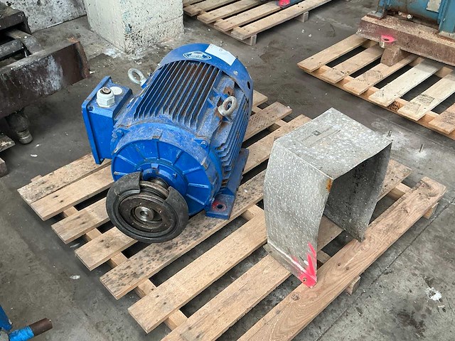 Emk t200l-4 elektromotor - afbeelding 2 van  3
