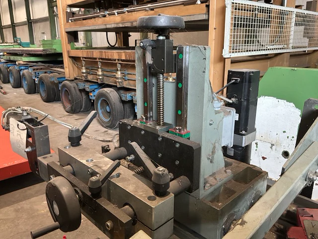 Emmegi fix 650 pneumatica vol automatische enkelkops cirkelzaag voor alu/non-ferro profielen - afbeelding 9 van  12