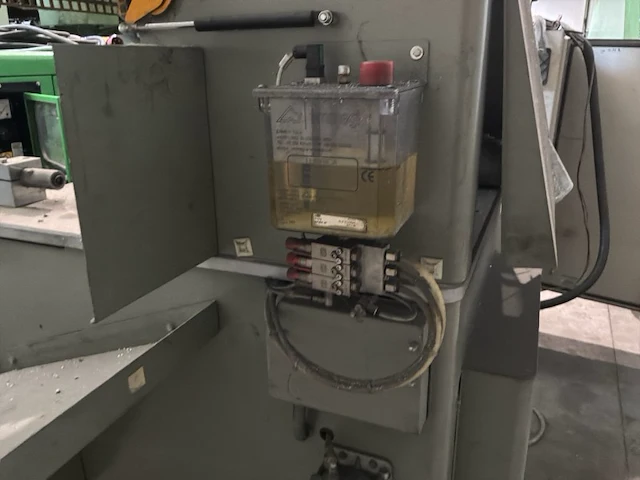 Emmegi fix 650 pneumatica vol automatische enkelkops cirkelzaag voor alu/non-ferro profielen - afbeelding 12 van  12