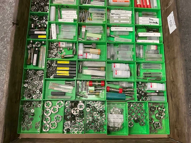 Emuge en hahnreiter groot assortiment machinedraadtappen en snijkussens - afbeelding 3 van  7