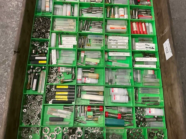 Emuge en hahnreiter groot assortiment machinedraadtappen en snijkussens - afbeelding 4 van  7