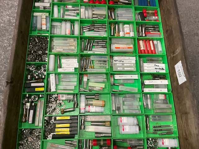 Emuge en hahnreiter groot assortiment machinedraadtappen en snijkussens - afbeelding 5 van  7