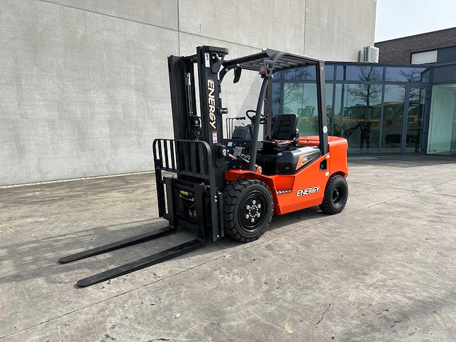 Energy - 2025 - cpc30 - vorkheftruck - afbeelding 1 van  44