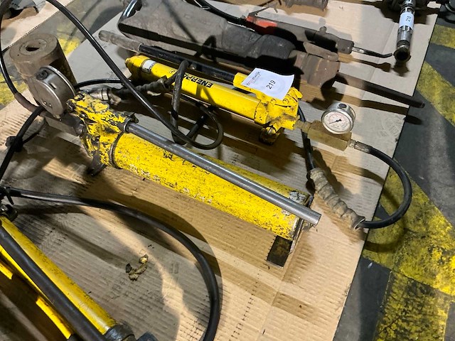 Enerpac manueel hydraulische pomp (2x) - afbeelding 1 van  2