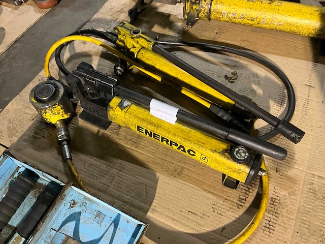 Enerpac manueel hydraulische pomp (2x) - afbeelding 1 van  1