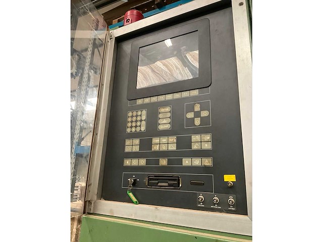 Engel es1300/250 spuitgietmachine met robotarm - afbeelding 3 van  12