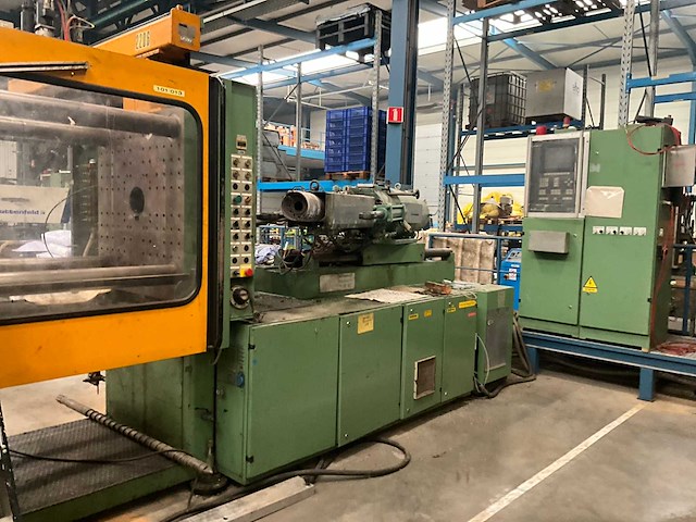 Engel es1300/250 spuitgietmachine met robotarm - afbeelding 10 van  12