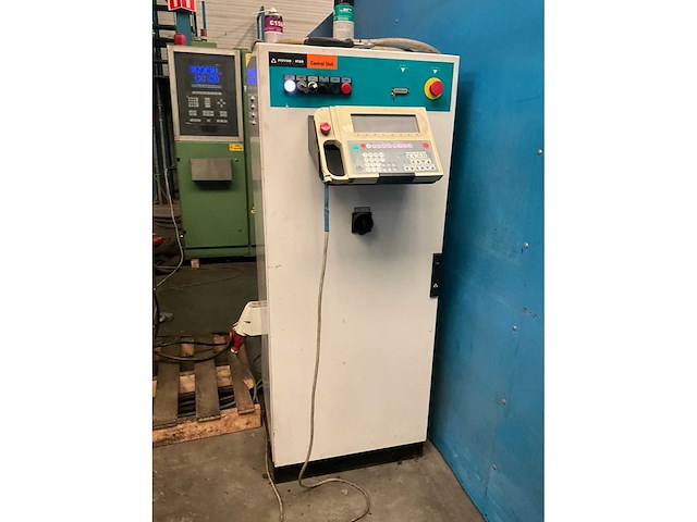 Engel es2000/250 spuitgietmachine met robotarm star - afbeelding 3 van  10