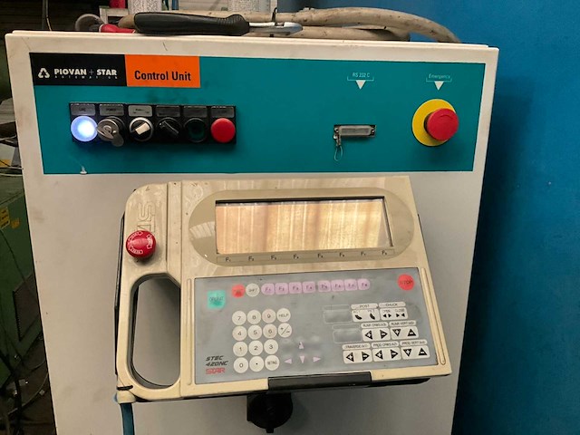Engel es2000/250 spuitgietmachine met robotarm star - afbeelding 4 van  10