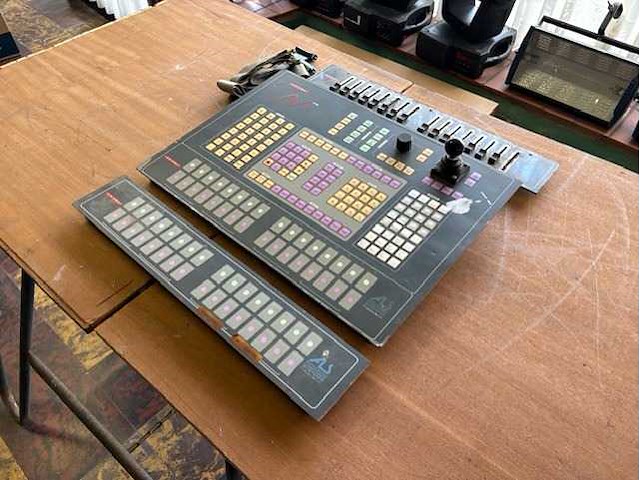 Engima - light mixing console - afbeelding 3 van  5