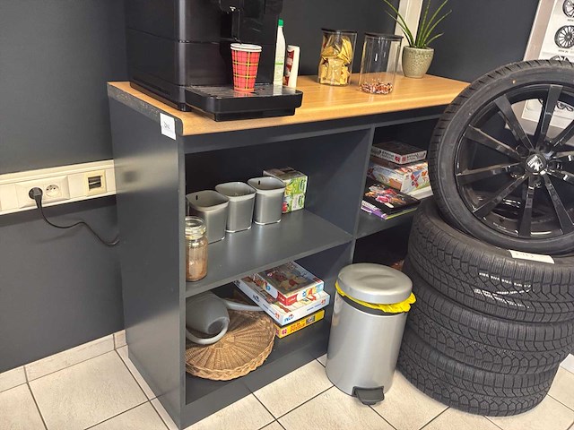 Enkel kast werktafel - afbeelding 1 van  1