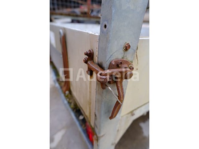 Enkelassige aanhanger, merk en model onleesbaar - afbeelding 2 van  19