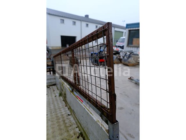 Enkelassige aanhanger, merk en model onleesbaar - afbeelding 1 van  19