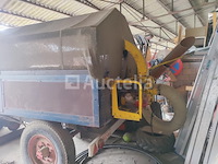 Enkelassige tipper met zijwaarts kantelnet en motorisatie voor bladzuiging - afbeelding 2 van  2