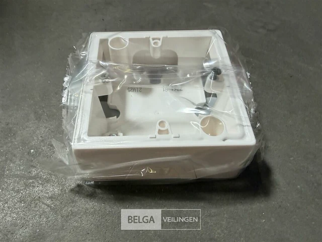 Enkelvoudige opbouwdoos legrand valena next (10 st/doos-5 dozen) - afbeelding 1 van  5