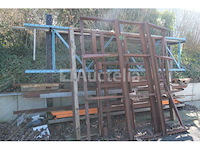 Enkelzijdig metalen rek en inhoud - afbeelding 2 van  9