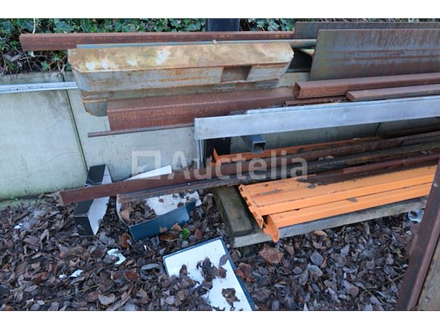 Enkelzijdig metalen rek en inhoud - afbeelding 7 van  9