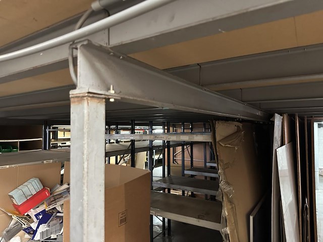 Entresolvloer +-440m² incl stellingen - afbeelding 9 van  28