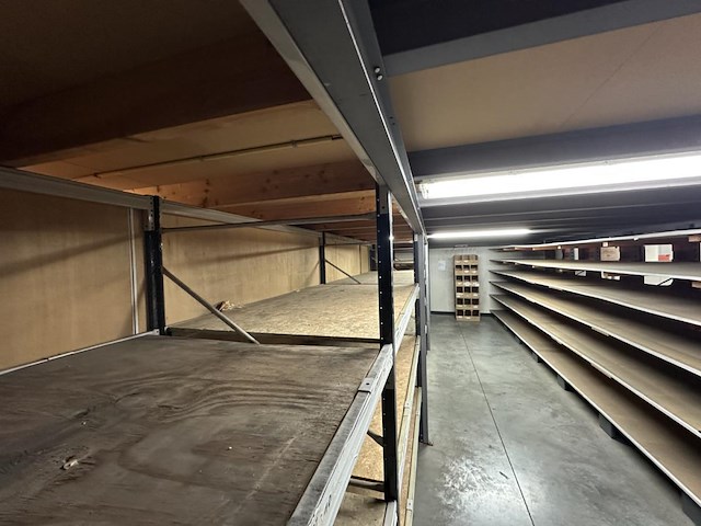 Entresolvloer +-440m² incl stellingen - afbeelding 17 van  28