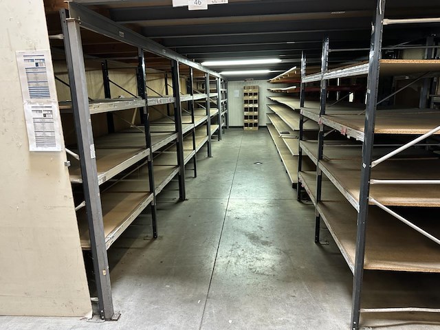 Entresolvloer +-440m² incl stellingen - afbeelding 23 van  28