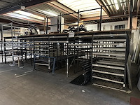 Entresolvloer +-70m² + stellingen