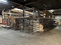 Entresolvloer 170m² + stellingen