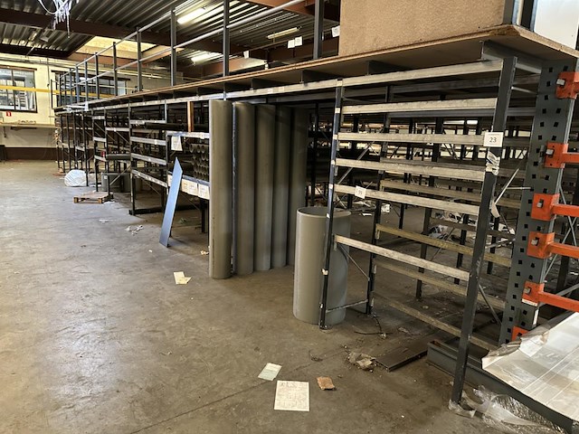 Entresolvloer 170m² + stellingen - afbeelding 3 van  8